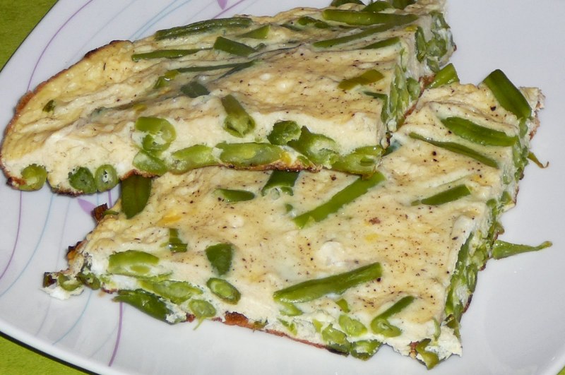 Зеленая стручковая фасоль яичница
