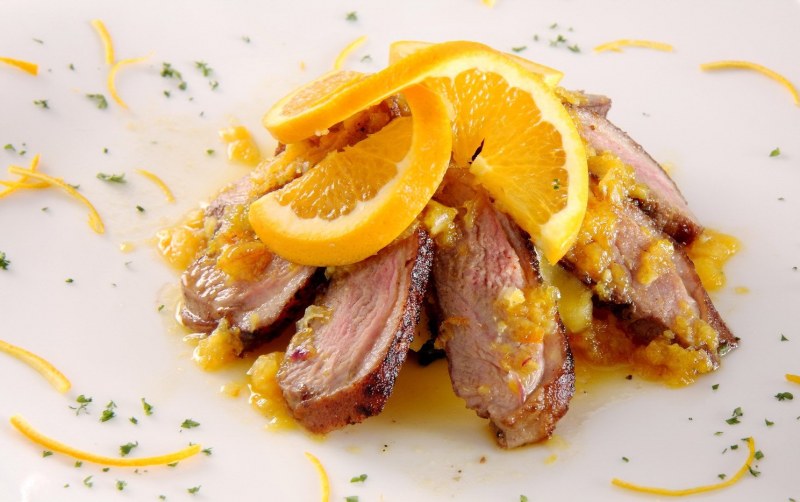 Гусь с картошкой и грибами фаршированный