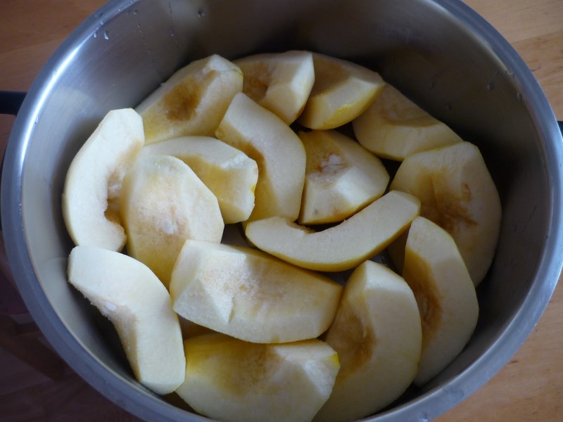 Десерт из айвы в духовке