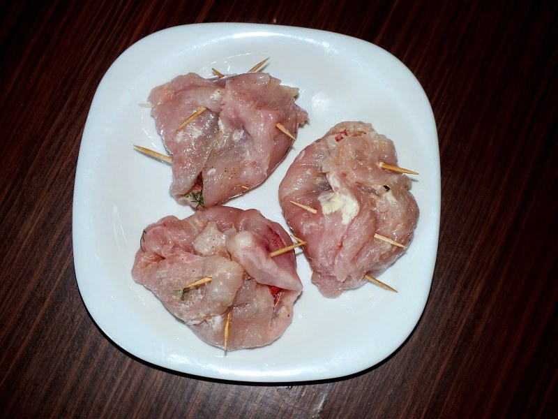 Медальоны свиные с соусом