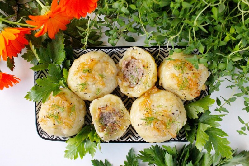 Кнедлики вареники галушки клецки