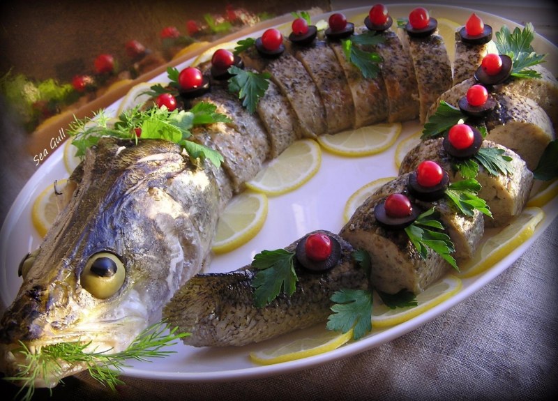Рыба фаршированная (Судак, щука)