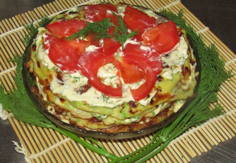 Кабачки в духовке с помидорами и сыром