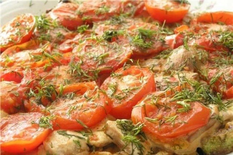 Кабачки в духовке с помидорами и сыром