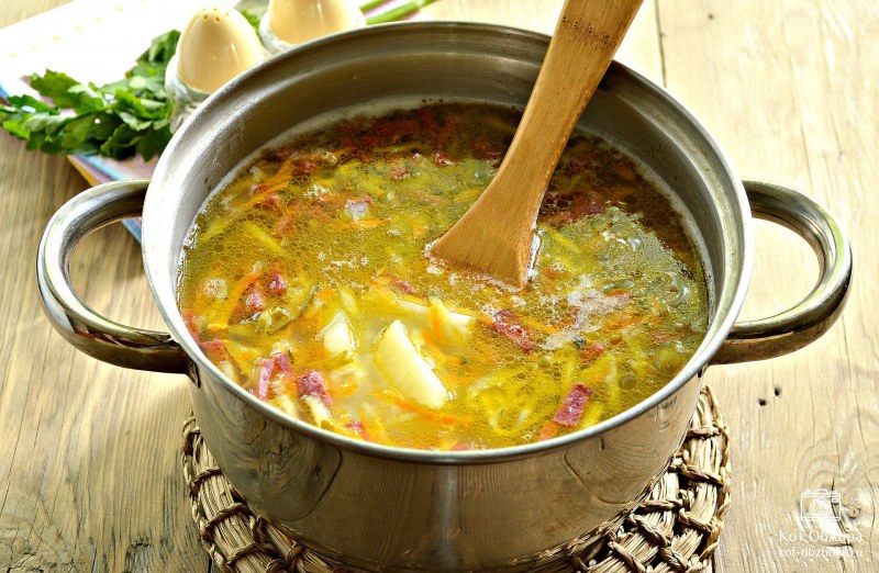 Рассольник с перловкой и солеными