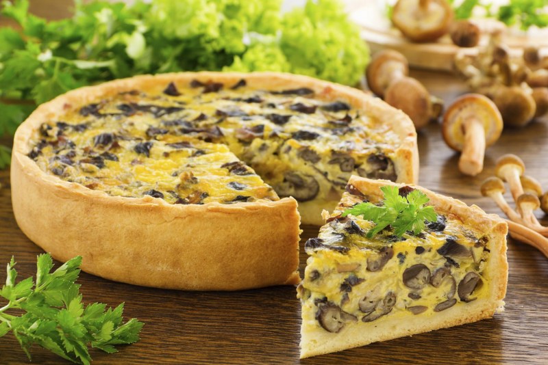 Белые грибы с овощами