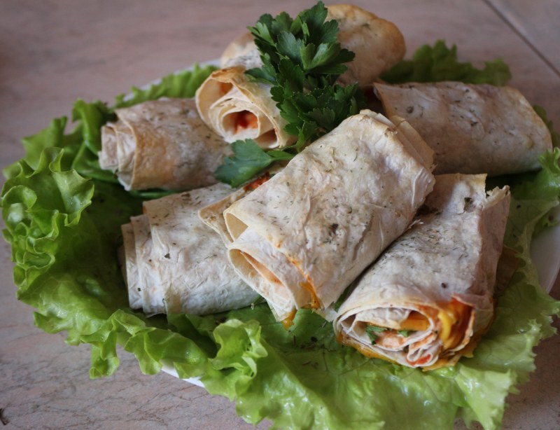 Рулетики из лаваша с куриной грудкой