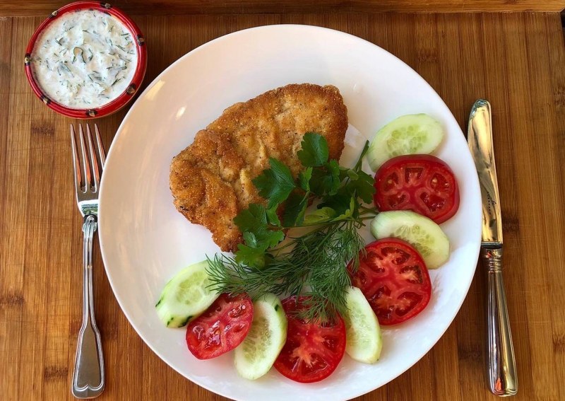 Шницель с овощами