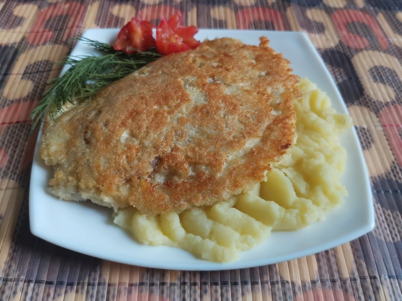 Шницель на сковороде