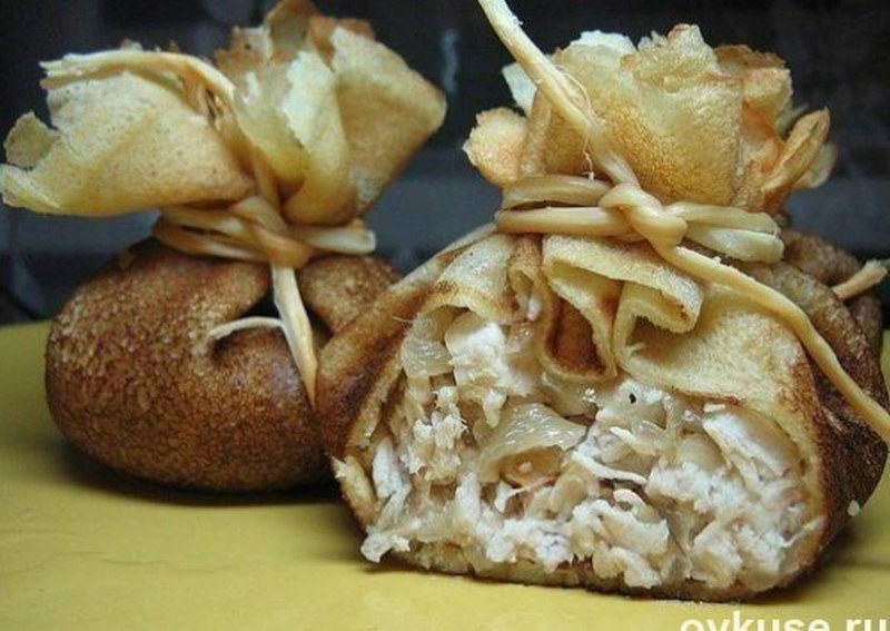 Блинные мешочки с грибами