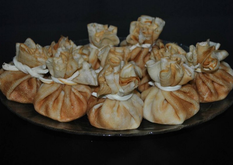 Мешочки с курицей и грибами