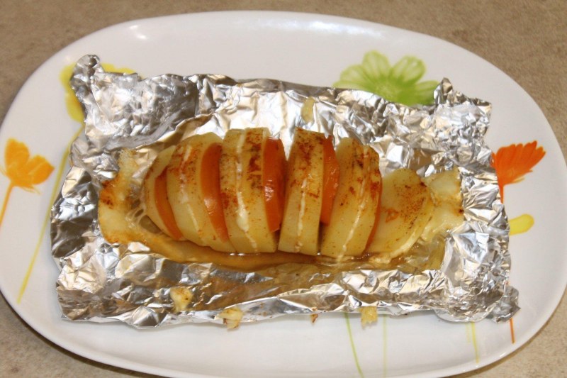 Мясо гармошкой в духовке из свинины