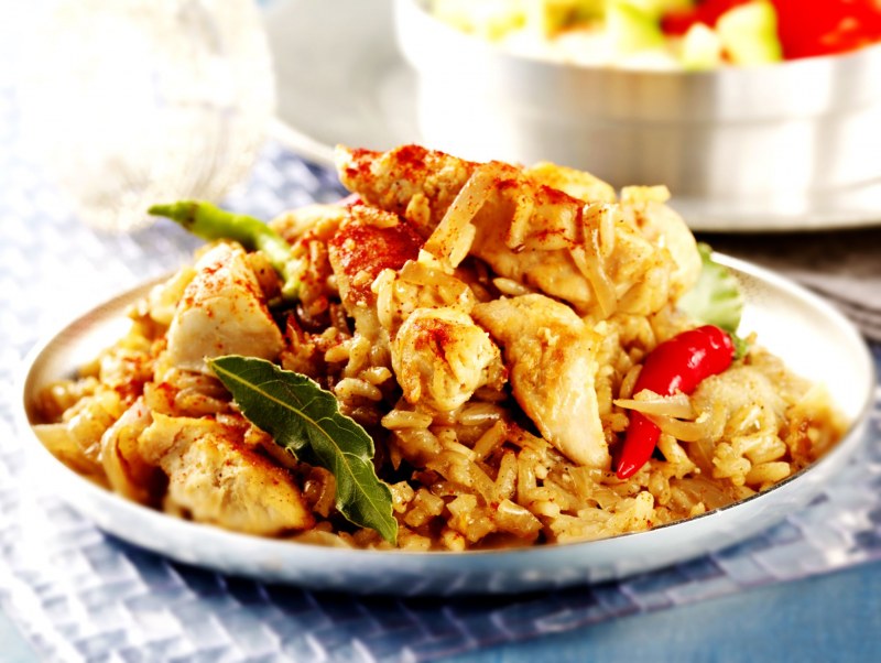 Диетический плов с курицей