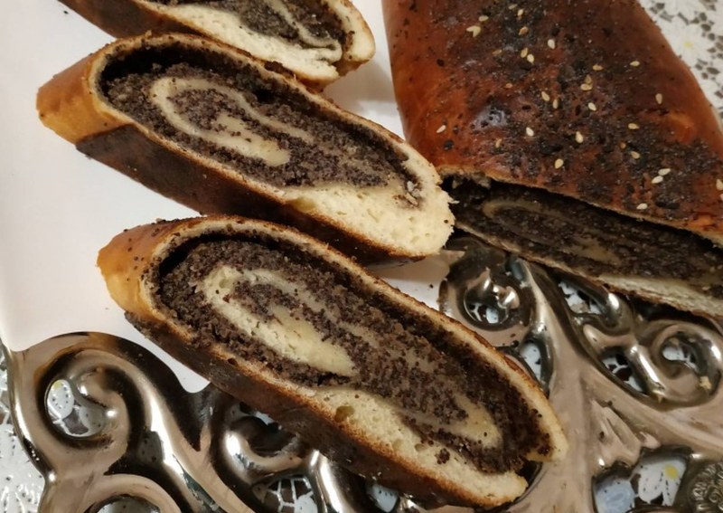 Рулет с маком и орехами