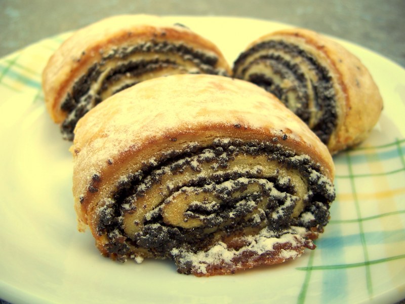 Рулет с маком бриош