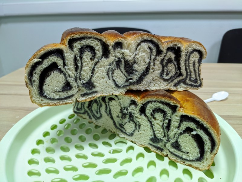 Слойки с маком