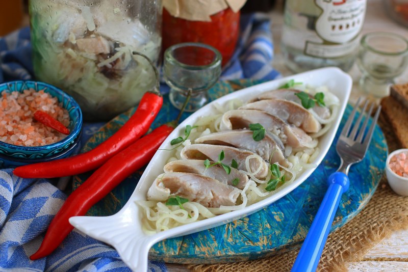 Сельдь с луком