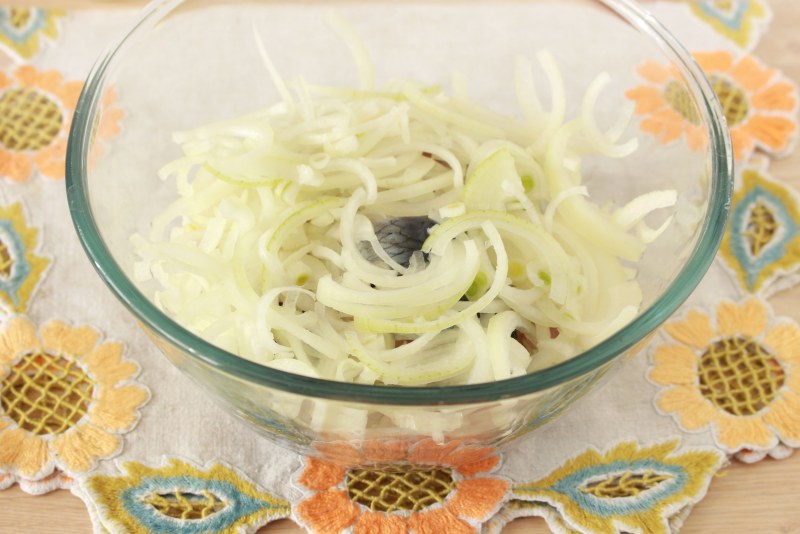 Закуска из сельди с луком