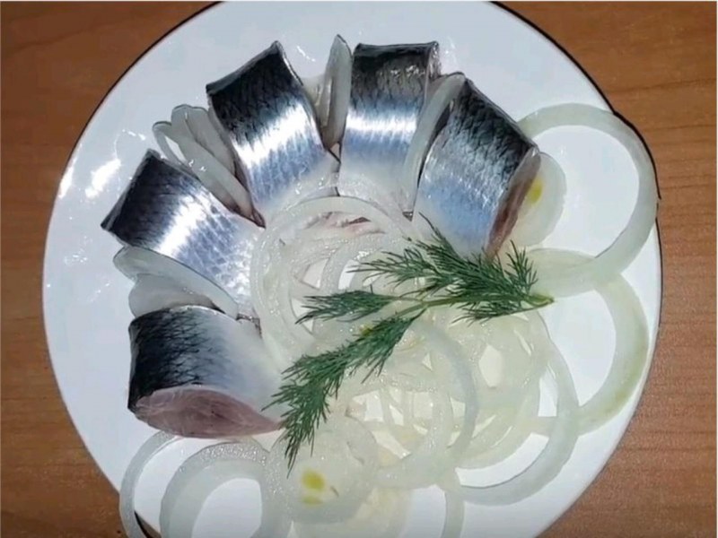 Селедка колечками с перцем