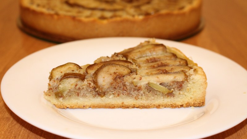 Магрибский пирог с миндалем и грушами