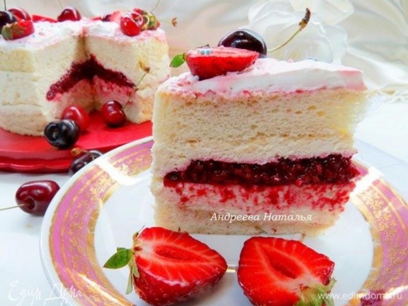 Клубничный торт с кремом чиз