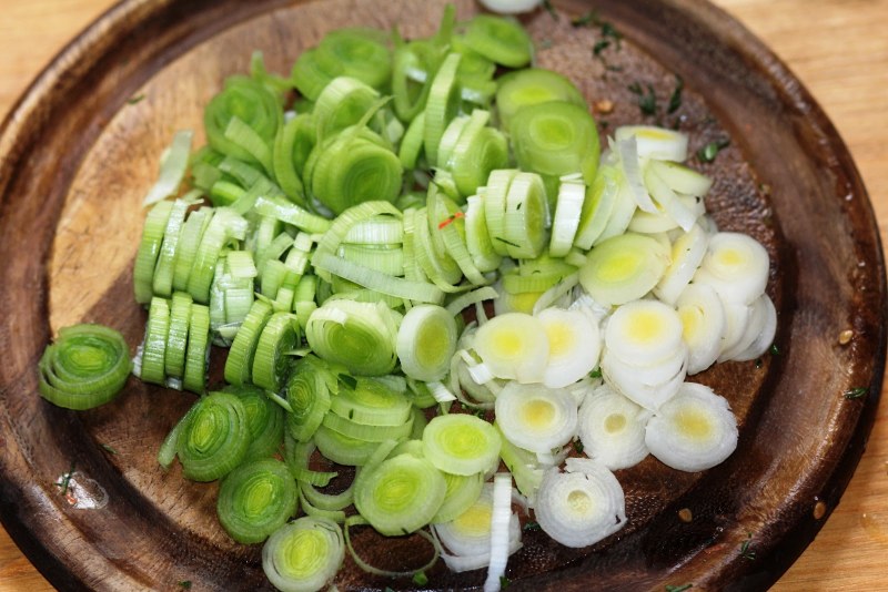 Лук порей кольцами