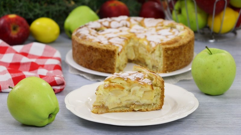 Королевский пирог с творогом и яблоками