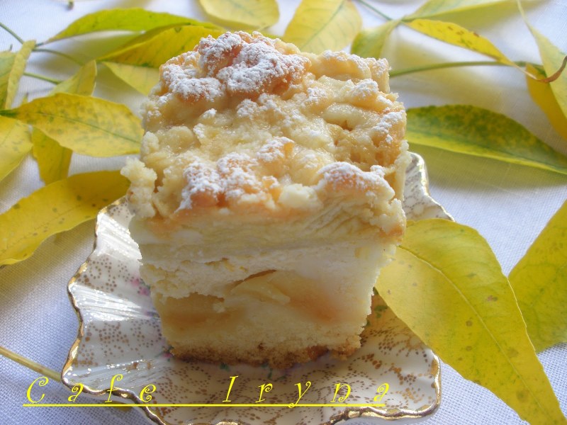 Пирог с творогом и яблоками