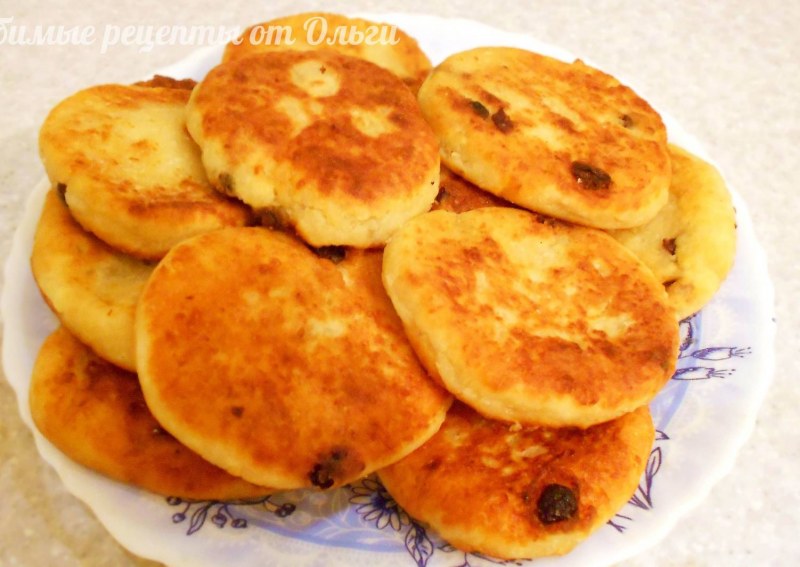 Сырники с изюмом из творога
