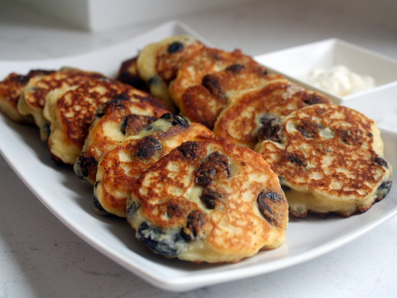 Сырники с изюмом