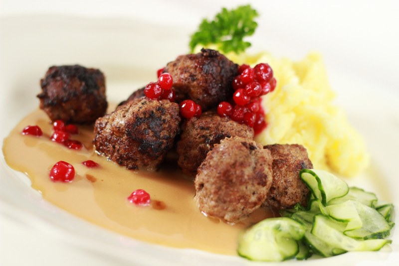 Мясные шарики в томатном соусе