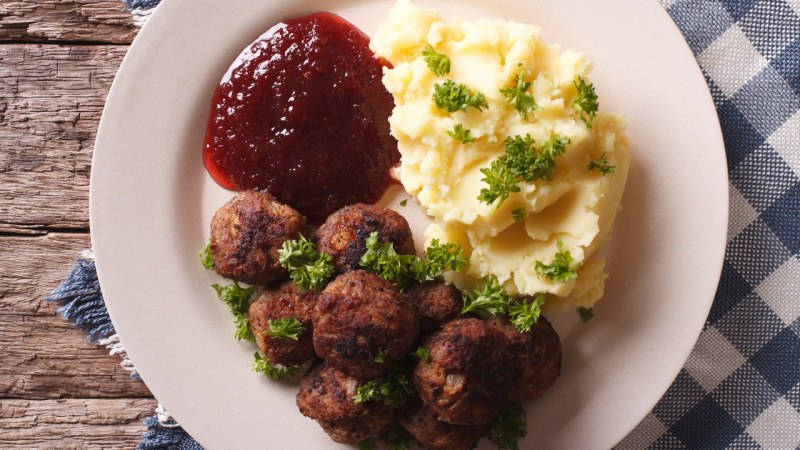 Мясо по-шведски в духовке