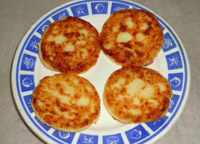 Биточки из манной каши на сковороде