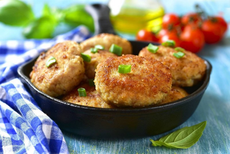 Котлеты с луком