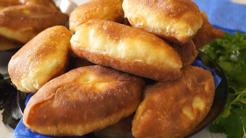 Пирожки жареные на сковороде