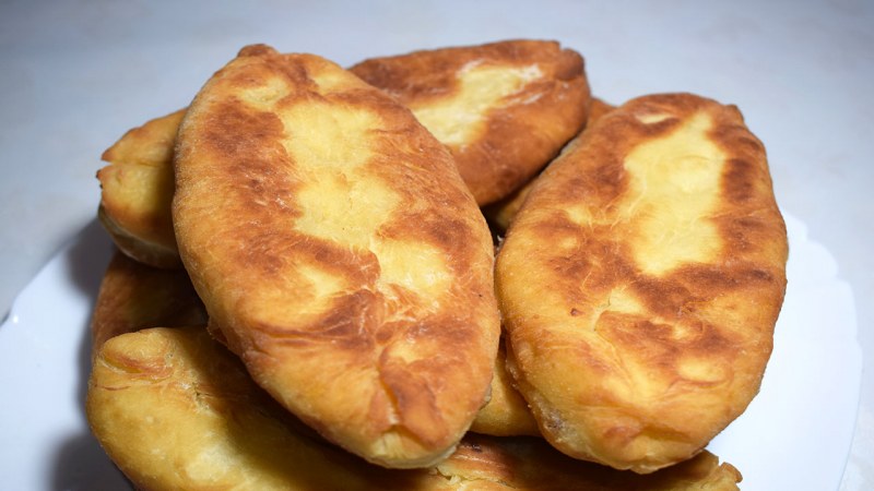Пирожки с картошкой жареные