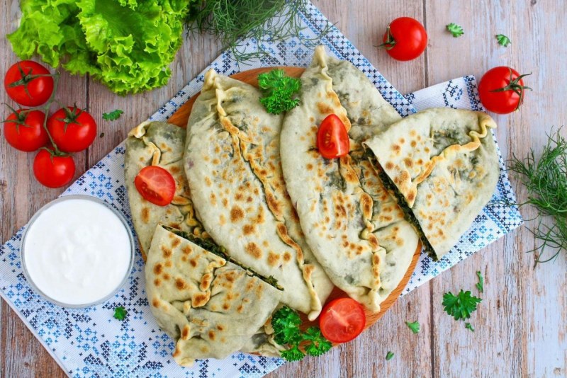 Кутаб с сыром и зеленью
