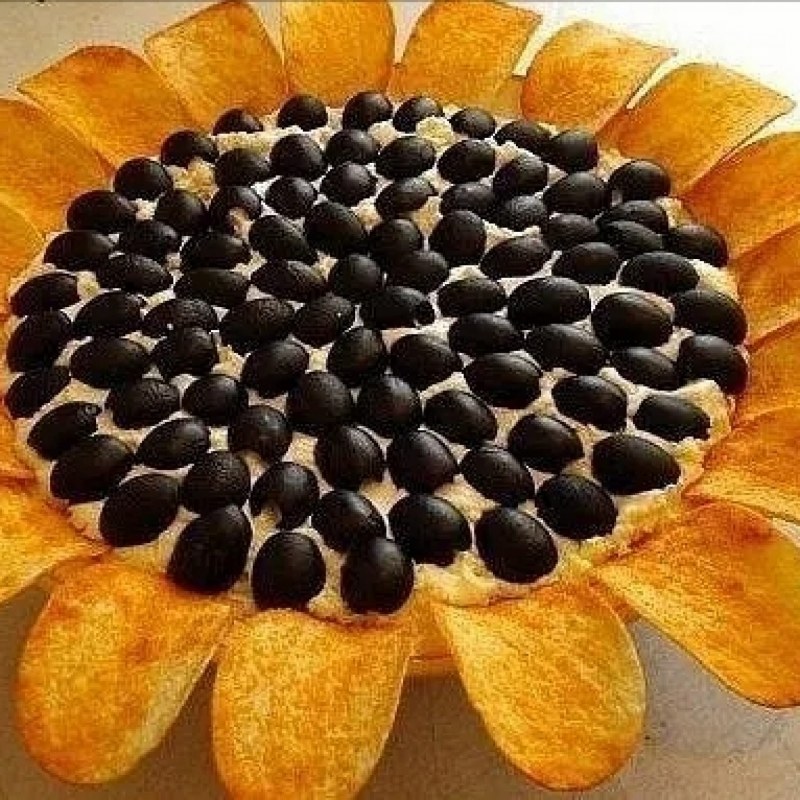 Салат подсолнух с чипсами