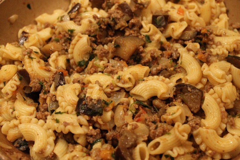 Макароны по-флотски с тушенкой