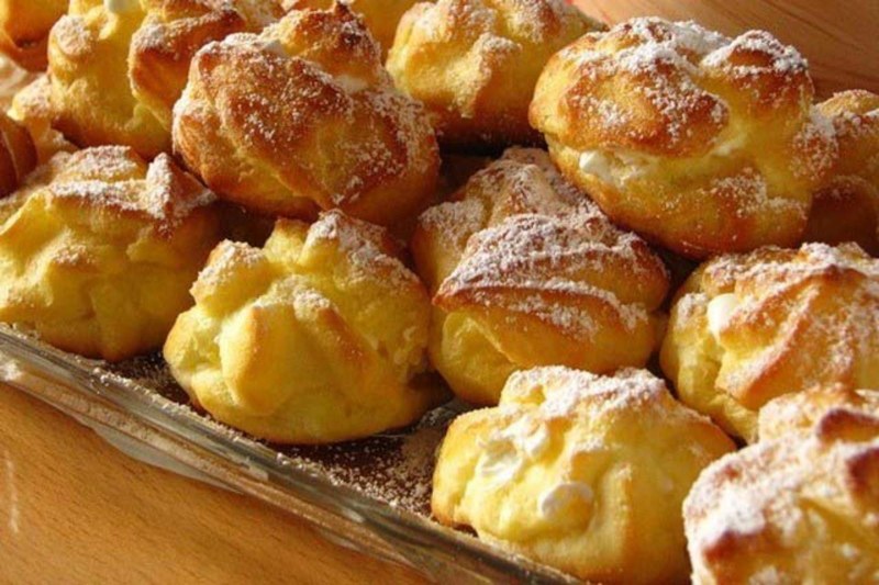 Заварное пирожное эклер