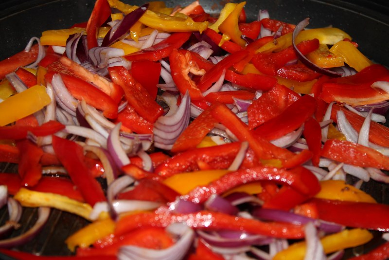 Квашеная капуста с морковью и перцем