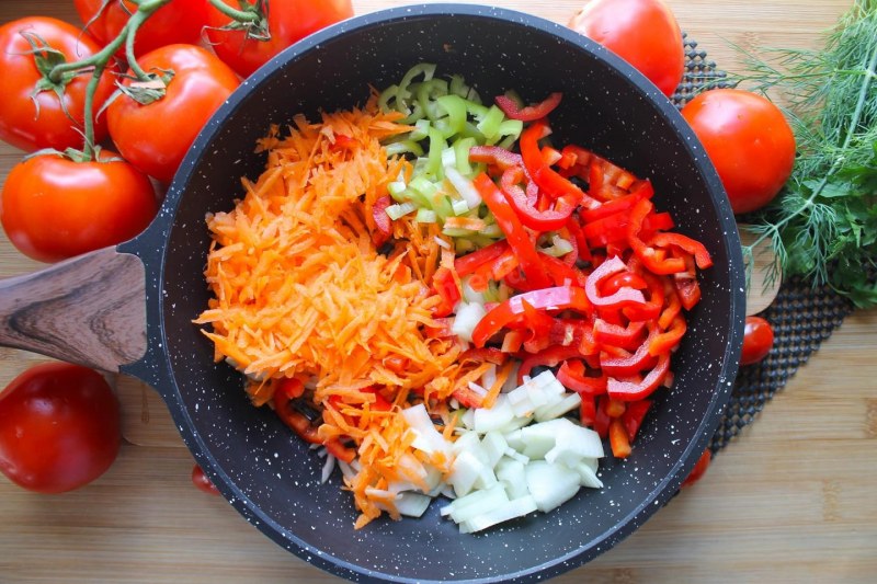 Салат с болгарским перцем и курицей