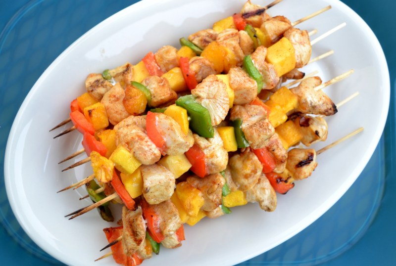 Мини шашлычки на шпажках
