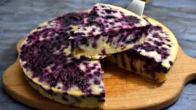 Пресные пироги с черникой