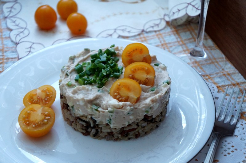 Салат с треской и яйцом