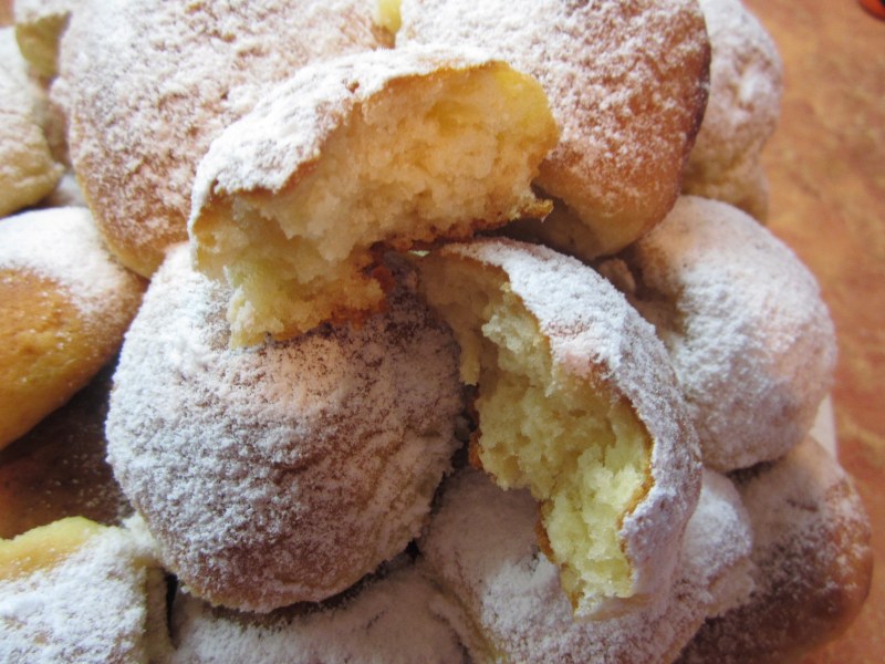 Слоёное печенье с сахаром треугольники