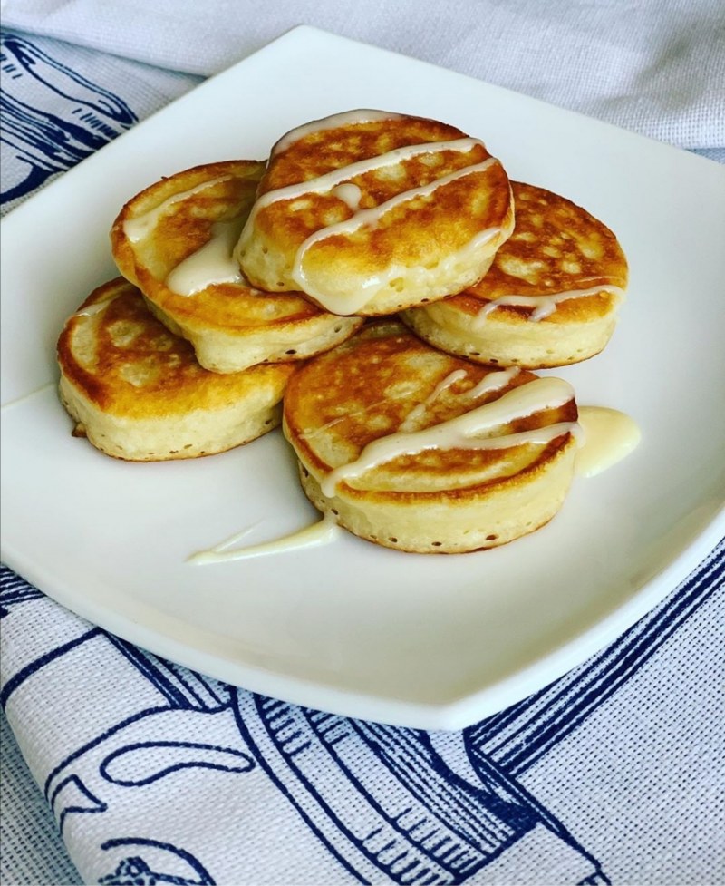 Яблочные оладьи на кефире