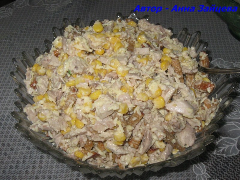 Салат из моркови и сухариков