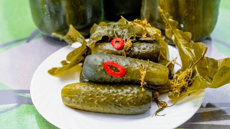 Острые маринованные огурцы