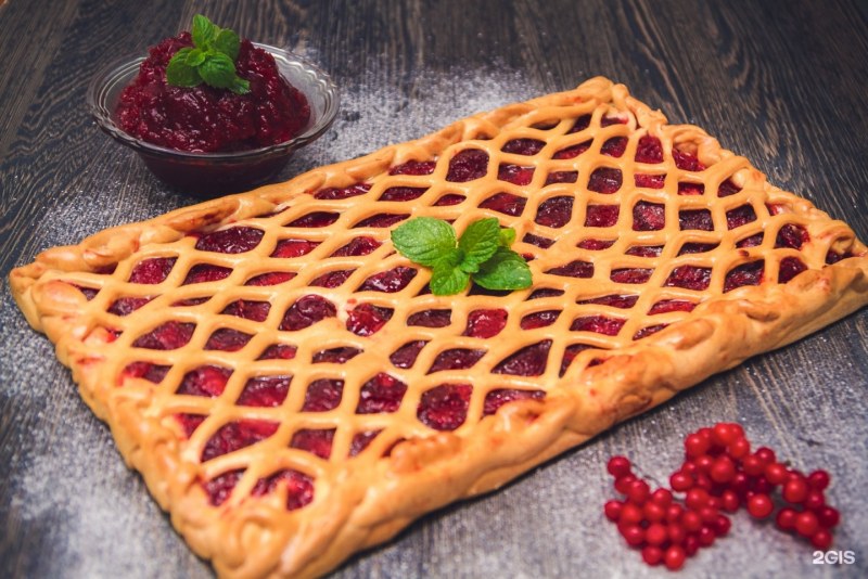 Рулетики с брусникой